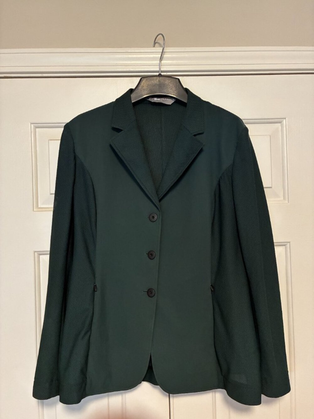 R.J. Classics  Harmony Mesh Show Coat 16 R Green Gables